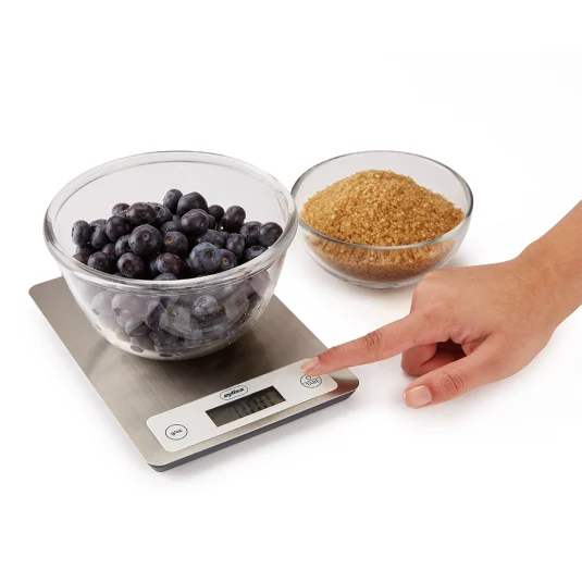 E970048-E970048U-Measuring-Scales---in-use_web