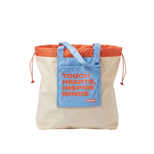 magnific_edit-the-uploaded-tote-ba_626JwpSiJO.png_web.jpg